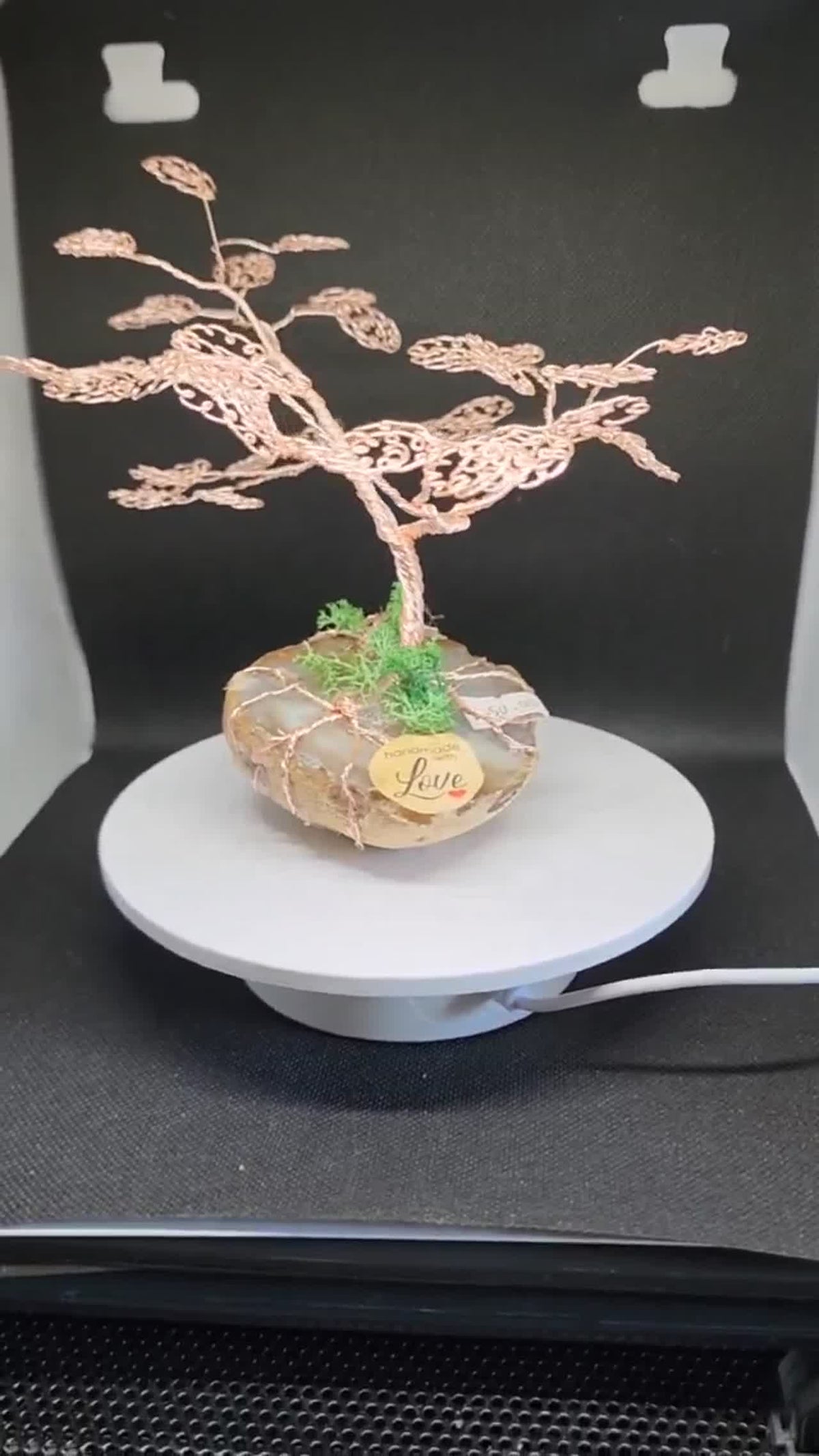 Small copper wire tree on agate stone - view 1