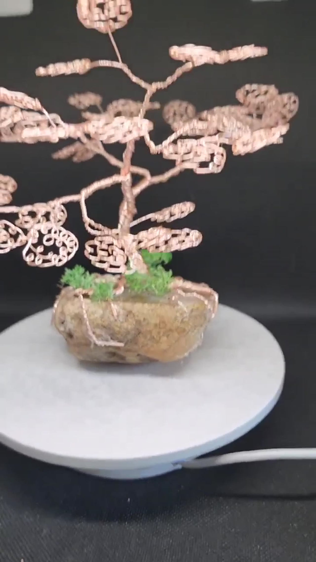 Small copper wire tree on agate stone - view 3